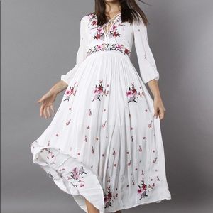 XS White long boho dress white embroidered flowers
